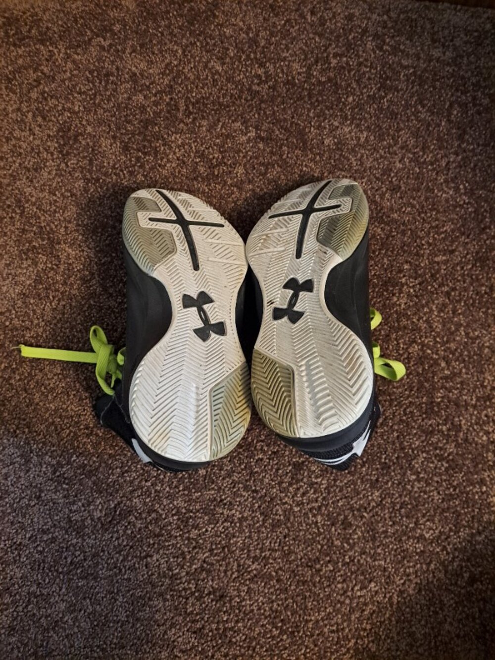 Under Armour micro g high-top basketball sneakers w/ vibrant neon green laces. - Picture 8 of 10